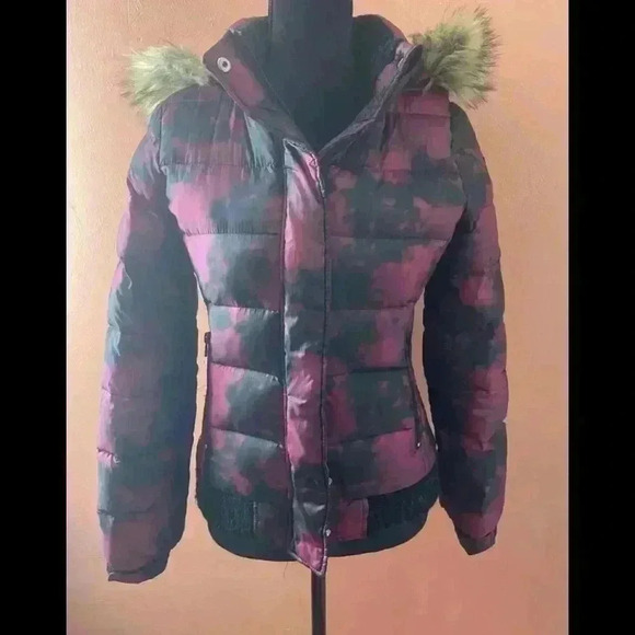 American Eagle Puffer Jacket - Picture 1 of 5